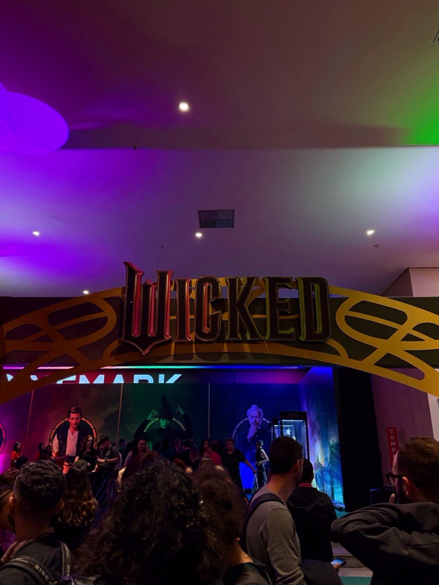 Gael Vicci 🎡 (@gaelvicci) on Twitter photo Preparadíssimo para desafiar a gravidade na première de <a href="/wickedmovie/">Wicked Movie</a>! 🫧
Eu amo tanto essa história e esse musical, obrigado pelo convite <a href="/wickedmusicalbr/">WICKED BRASIL</a>! 💚💖 #wickedmovie #wickedbrasil #wickedfilme Preparadíssimo para desafiar a gravidade na première de <a href="/wickedmovie/">Wicked Movie</a>! 🫧
Eu amo tanto essa história e esse musical, obrigado pelo convite <a href="/wickedmusicalbr/">WICKED BRASIL</a>! 💚💖 #wickedmovie #wickedbrasil #wickedfilme
