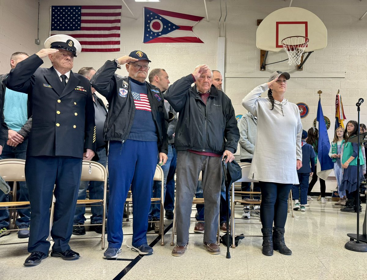 shortartists's tweet photo. So grateful for our Veteran family members and friends @MortonFRIENDS who joined us today for Veterans Day @BethKarchefsky #onceacard https://t.co/4bC2p3TfGK