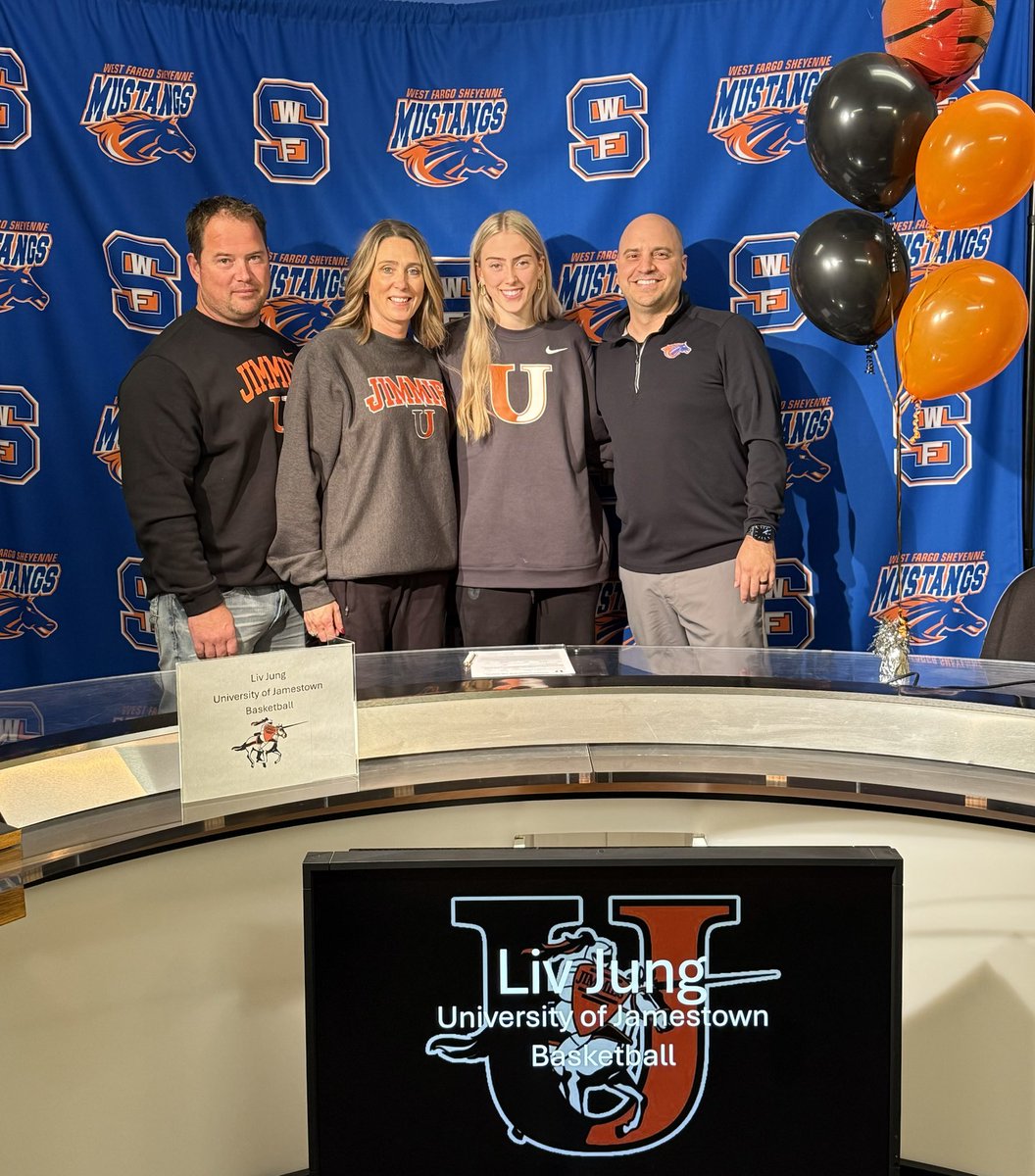 LivJung3's tweet photo. Excited to be part of national signing day! Thanks to all of my coaches, friends, and family who have supported me. Looking forward to being a Jimmie! #NationalSigningDay https://t.co/vtmakbYxxh