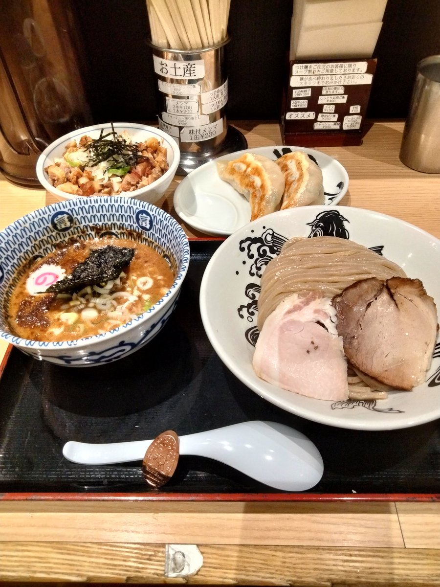 H2741_sp's tweet photo. また来週夢を見に行くぞー！
久しぶりのつけ麺も美味しかった🤤 https://t.co/Fr5DCRMzV1