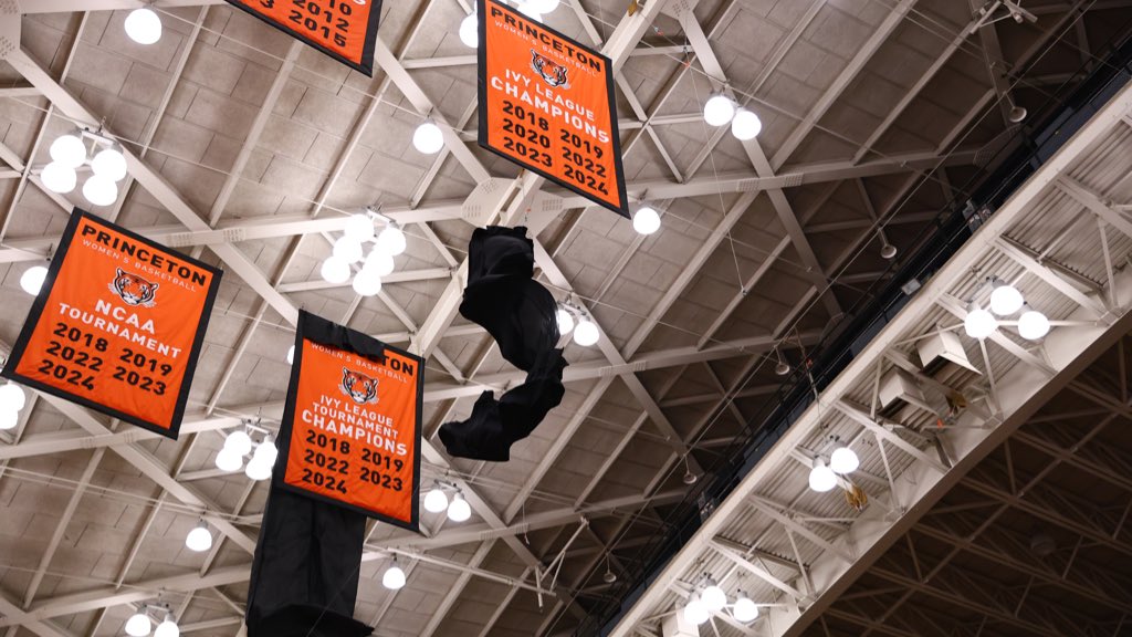 the thing about #TitleTown is that ring season never ends.

#GetStops 🐯🏀