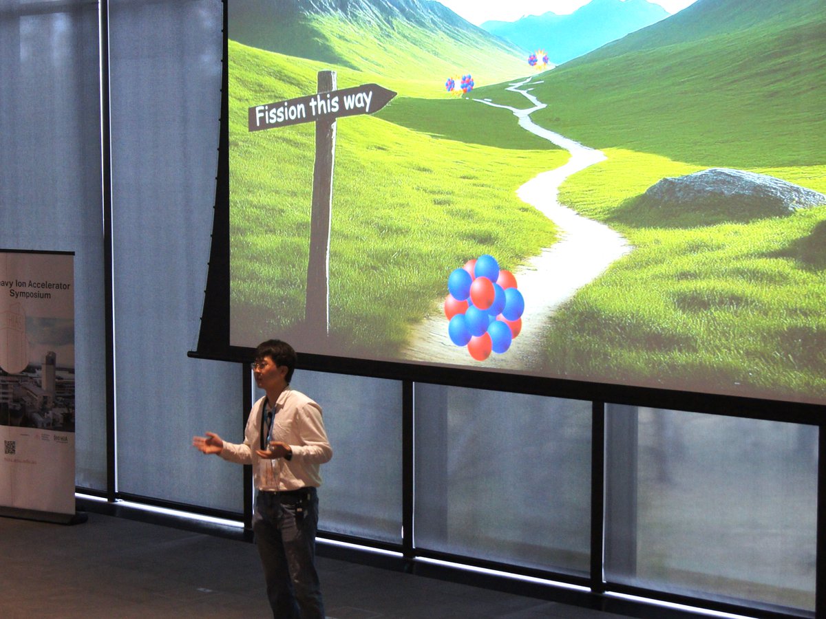 Heavy Ion Accelerators tweet media