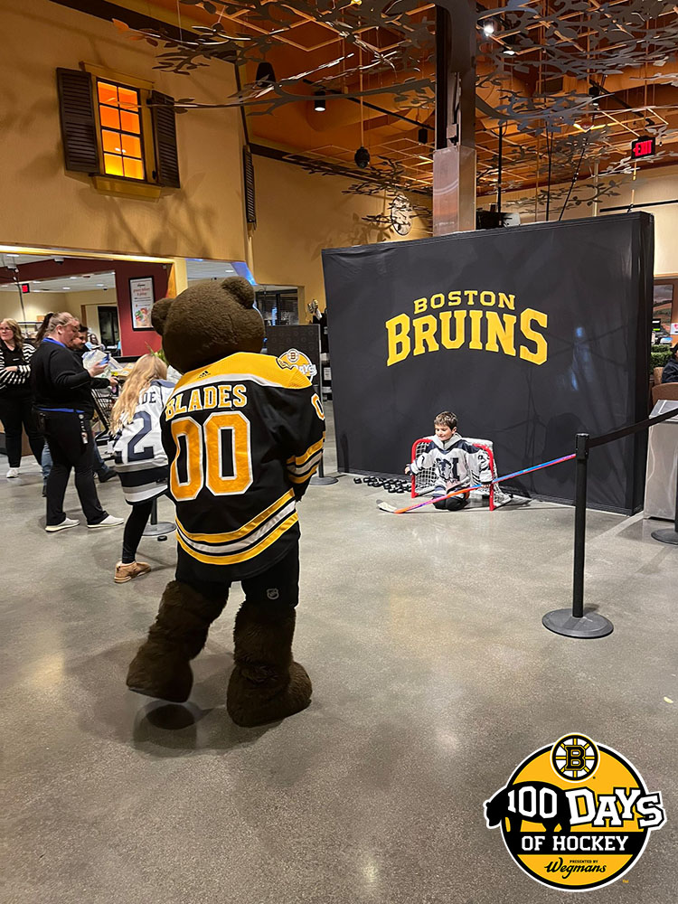 NHLBruins's tweet photo. Scoring goals at Wegmans 🏒

Yesterday, the Medford Wegmans hosted an in-store shootout with Bruins Alumni, Adam McQuaid and Blades. They also donated CPR kits to Medford Recreation and the Somerville Youth Hockey Association.

#WegmansWednesday | @Wegmans https://t.co/ffpOLcJa0w