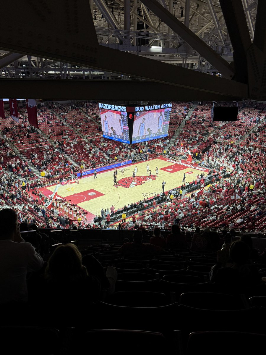 WooPigHappiness's tweet photo. #BackAtTheTop #FillUpTheBud https://t.co/kziFeEuxiP