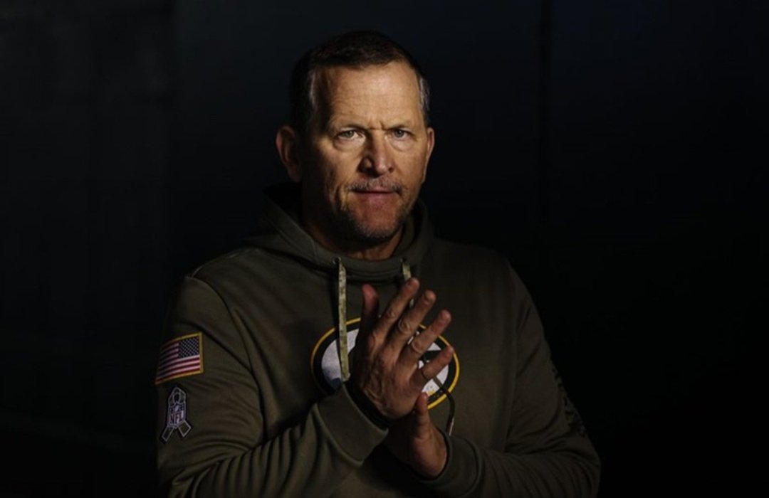 BookOfEli_NFL's tweet photo. Donald Trump announces that Joe Barry will be the United States Secretary of Defense https://t.co/6oJ5f9uHmM