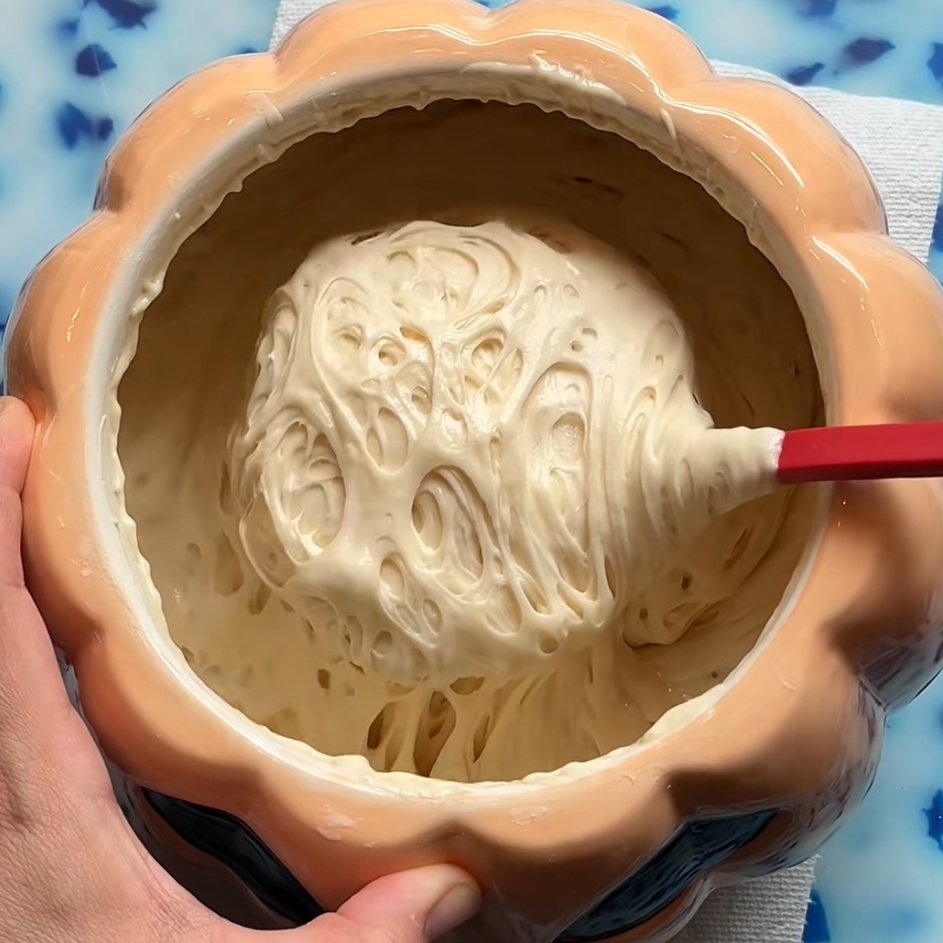 Why does the hextech lowkey look like sourdough