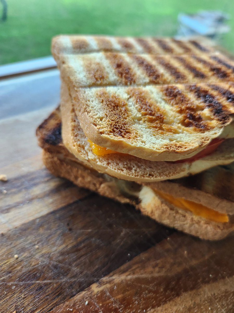 Tyrux10's tweet photo. Braai broodjie, anyone? https://t.co/wGHx0WVdbX