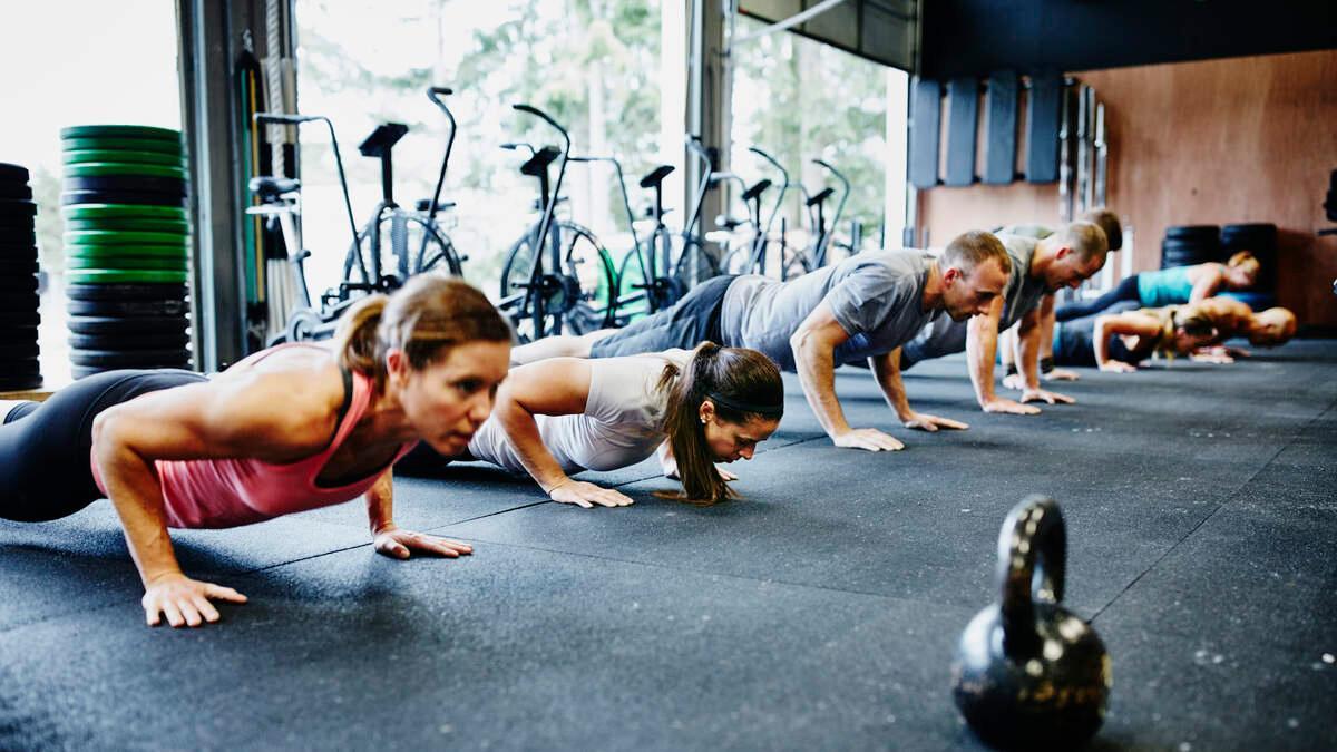 Here's How Many Push-Ups You Should Be Able to Do at Every Age | Kix Country 92.9 | Amy James kixcountry929.iheart.com/featured/amy-j…