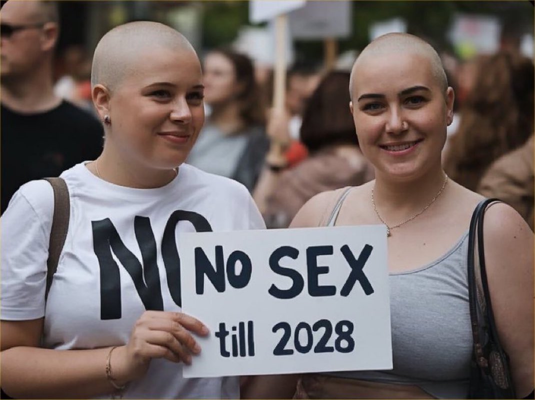 MarioNawfal's tweet image. 🇺🇸LIBERAL FEMINISTS PROTEST TRUMP’S VICTORY:  NO SEX TILL 2028

It’s part of the 4B movement: 

No dating 
No sex
No marriage 
No children

It’s a protest where liberal women shave their heads and boycott all men.

But what happens if a republican wins in 2028?
