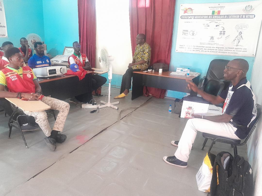 CSenegalaise's tweet image. After their comrades from Rufisque, 40 volunteers from the @CSenegalaise committees of Dakar and Keur Massar, are equipped on the Framework for Safer Access and Crisis Communication by sharing their experience for better health coverage of the early legislative elections