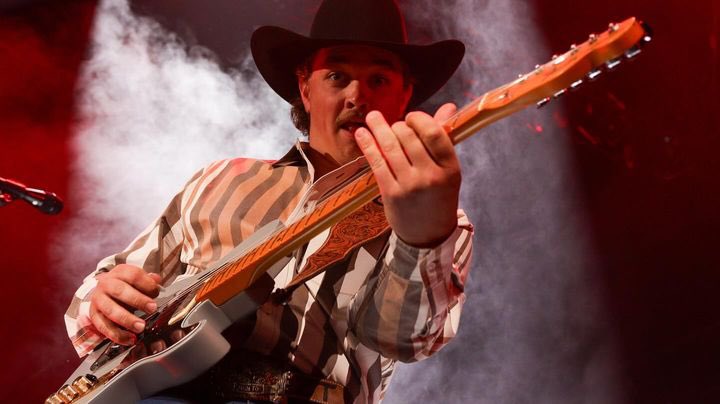 zach top tweet media