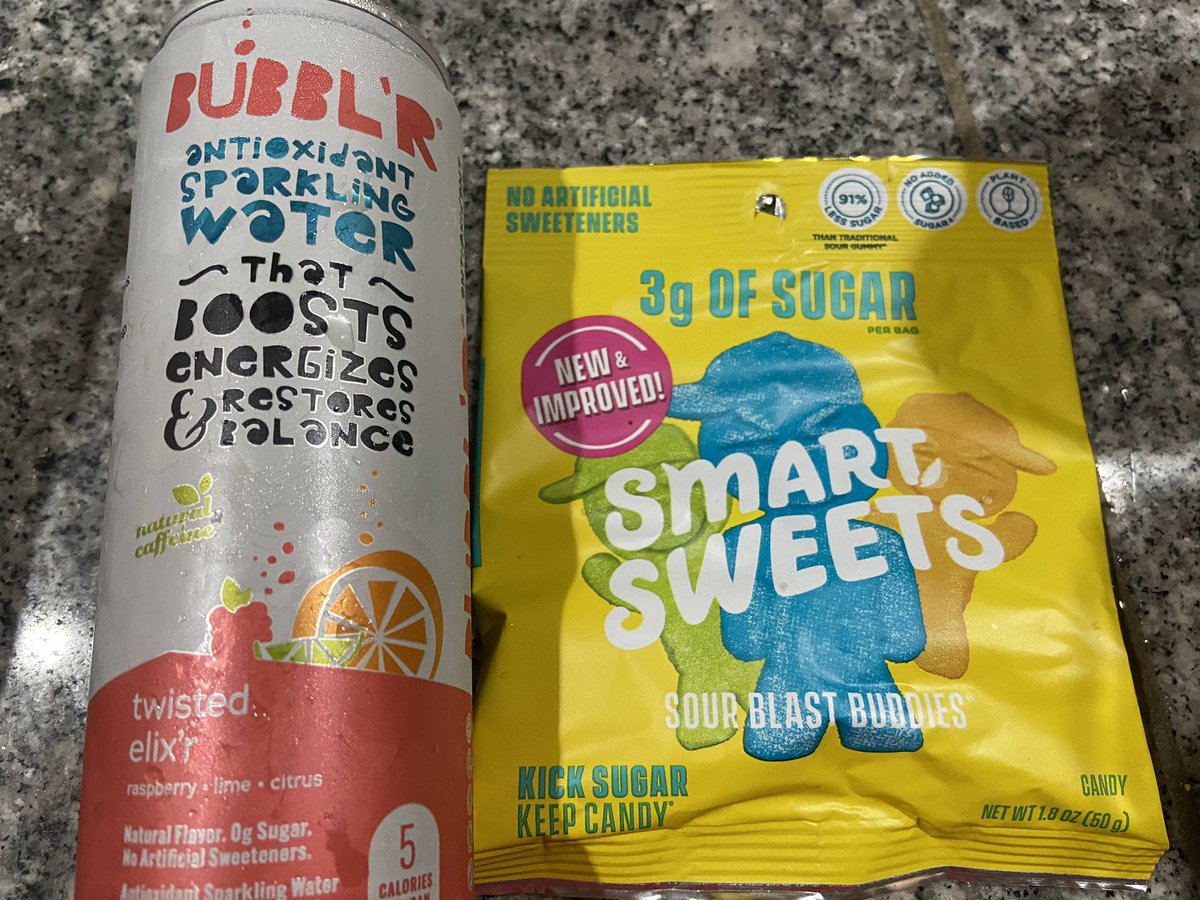 ktothela's tweet photo. Got the smart sweet gummies a few weeks ago in my @HelloFresh box and in this weeks box I got a really fun sparkling water to try. Thanks @smartsweets @drinkbubblr #hellofreshgift https://t.co/AIUjfDhDXK