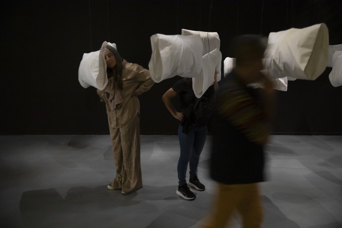 En diciembre 2023, encontramos el Centro Cultural Borges apagado, sin identidad, con problemas de infraestructura, abandonado. Hoy es un faro cultural para todos en el centro porteño. Con recursos bien administrados es impresionante el cambio. Felicitaciones <a href="/albertonegrin/">alberto negrin</a> 💪🏽👏🏼🦁