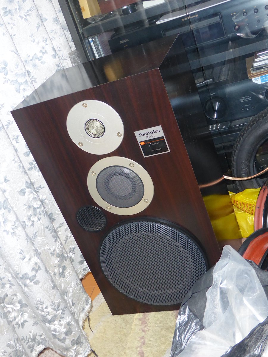 テクニクスSB-5A、昨晩仕事部屋に置きました。 日中リビングで仮に繋い