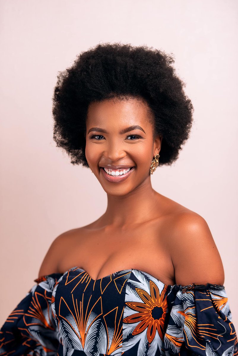 _cocoaseries's tweet photo. Meet Lesego Chombo, 26, Botswana's Minister of youth and gender affairs! 

This is the change and #youth revolution we’ve been waiting for, young, #black women stepping into powerful leadership roles! 👏✨

Congratulations on your appointment ! #Lesego

#youthinleadership https://t.co/cU0kqITcIM