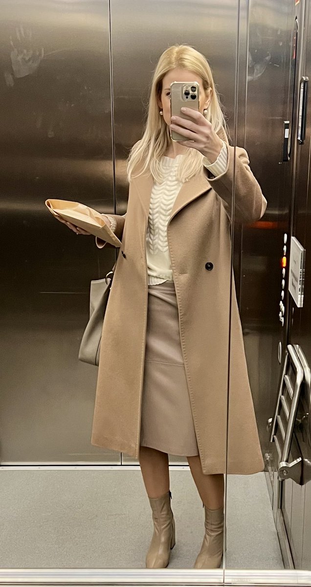 iva_keri's tweet image. #businesslook #winteredition 🥶