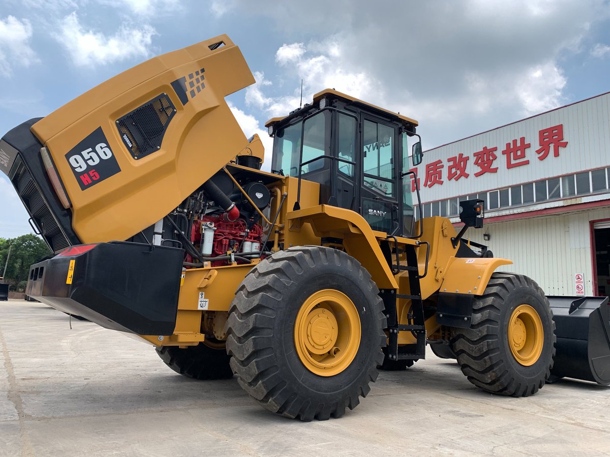 MatildaSun_'s tweet photo. SANY SYL956H5 Wheel Loader in stock

Cummins Tier3 engine, DANA transmission
*Ratedpower: 164KW/2200rpm 
*Operation rate: 17100±200kg 
*Bucketcapacity: 2.7~4m³ 
*Ratedload: 5000kg

Contact: +86-17861626173 https://t.co/gUeYsLUeNG