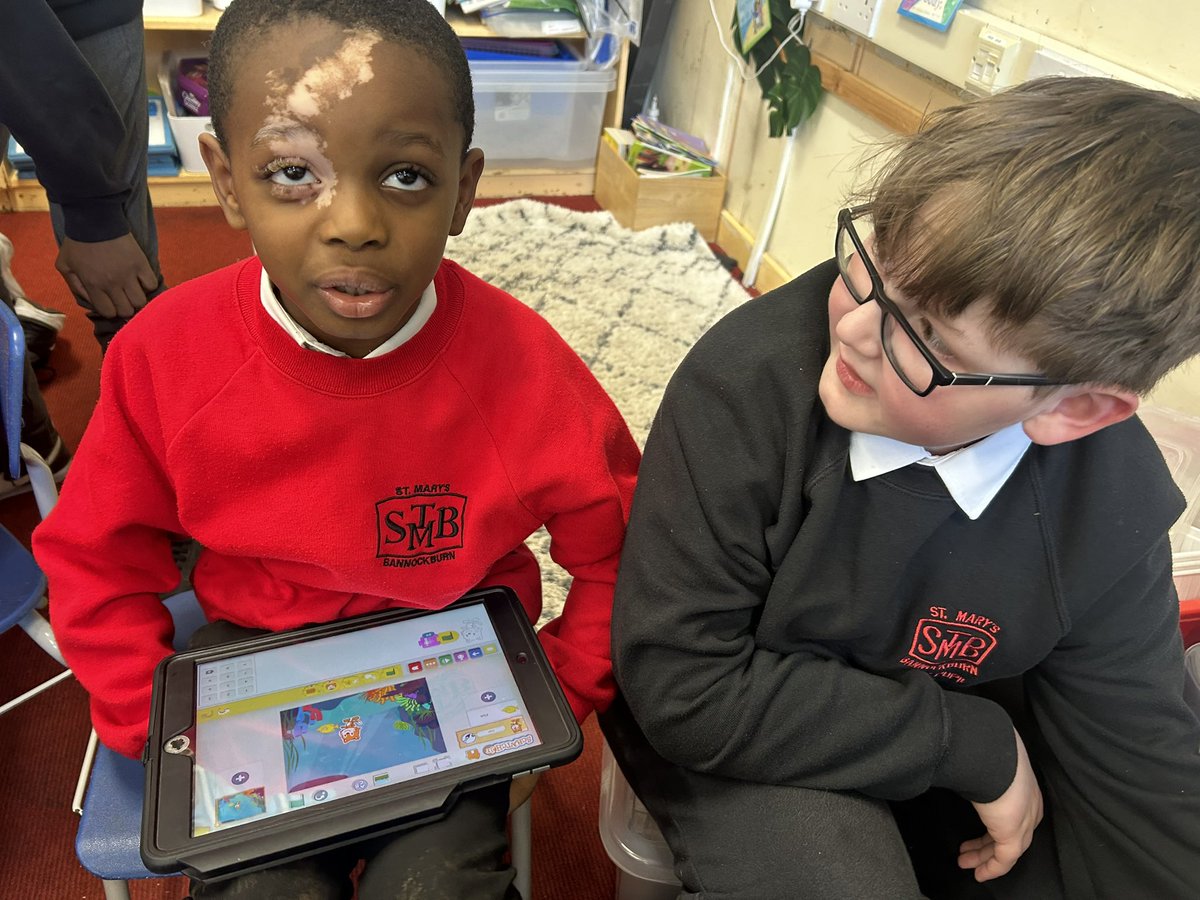 P2/3 were supported by P7 this week to complete a coding challenge on ScratchJr. They learned about adding backgrounds, changing their sprite, and making them move by adding an algorithm code with the different coding blocks. Great fun and lots of learning! #snapshotjotterweek