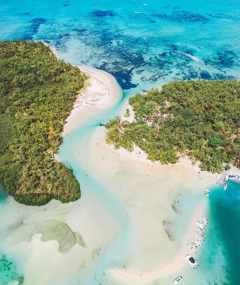 MauritiusGuide's tweet photo. Vitamin SEA 
Thursday in Mauritius https://t.co/EyAhEIqfxn