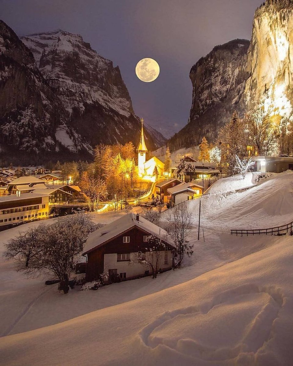 Amazing_Viewss tweet media