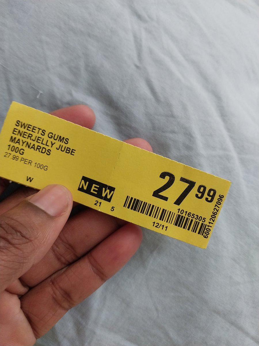MemoryThabile's tweet photo. For those of you, this is called a price label...reeead it and stop asking retail workers how much a certain item is unless you can't find this,you are illiterate or old. We are not working in Marabastad dankie where we just know the price for everything in the shop. https://t.co/nvtjCAi9KT