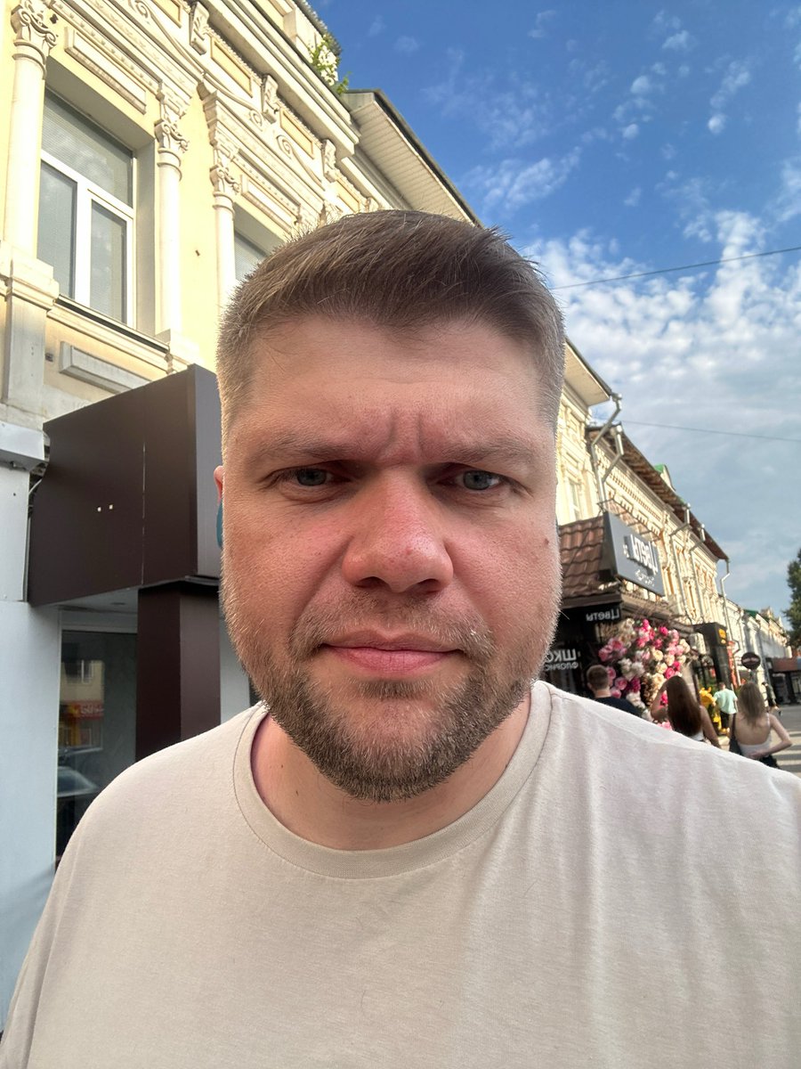 acrossthecloud_'s tweet photo. Мне 25 лет говорят, что я похож на Гарика Харламова https://t.co/3It2qc7AVD