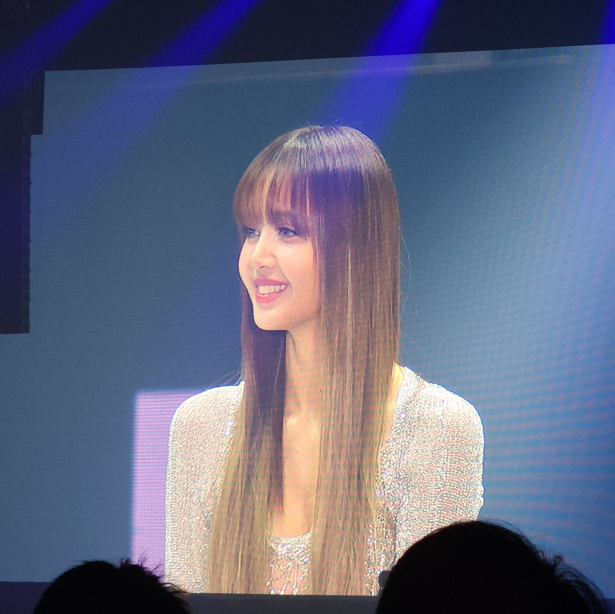 GalaxyGG228's tweet photo. 🥹😭
#LISA #lisaxbangkokfanmeet #LISAFANMEETUP_BKK https://t.co/ndsEASgIki