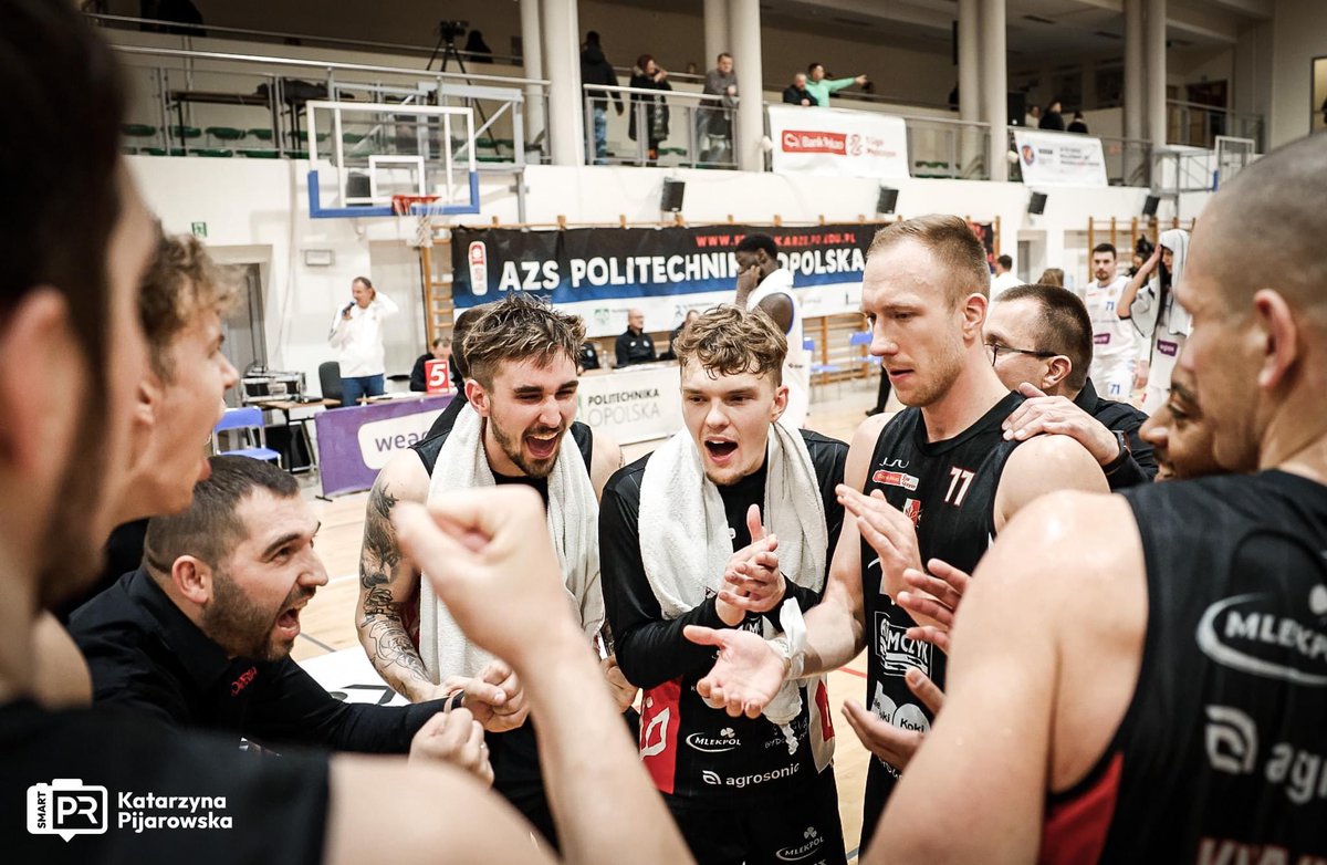 KK_Astoria's tweet photo. Dzień dobry #AstaFans ✋

Za 2h startuje otwarta sprzedaż biletów na niedzielne spotkanie z WKK! 👀 #1lkosz https://t.co/AINdiEmnjV