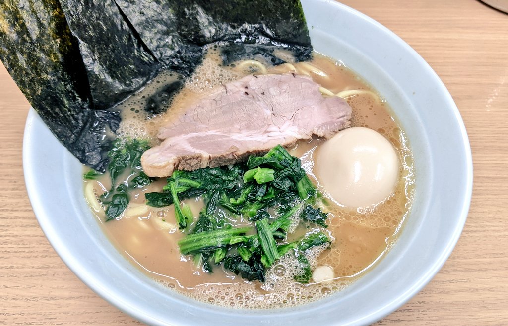 ラーメン食べ終わったら一旦鍵かけます!🍜✨ 