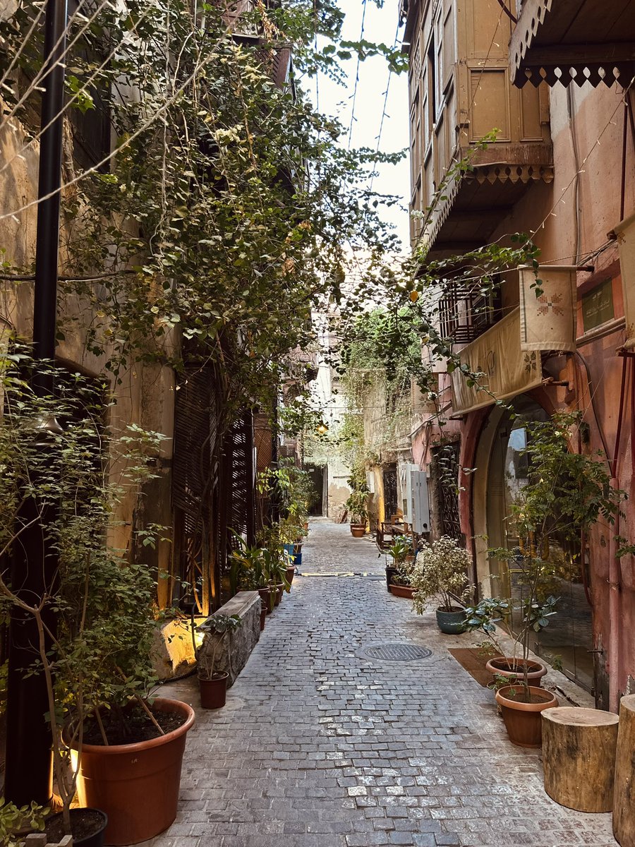 saees10122000's tweet photo. صباحيات التأمل في العمارة الحجازية
والمشي بين ازقتها https://t.co/mjsuuojfmo