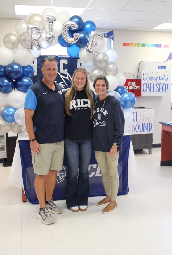 coachkevincross's tweet photo. Signed 📝
.
-RISE Girls Academy
-Signing day 2025
.
@Rise07Ga 
@GAcademyLeague 
.
#RISEGirlsAcademy https://t.co/M6xhleyCLU