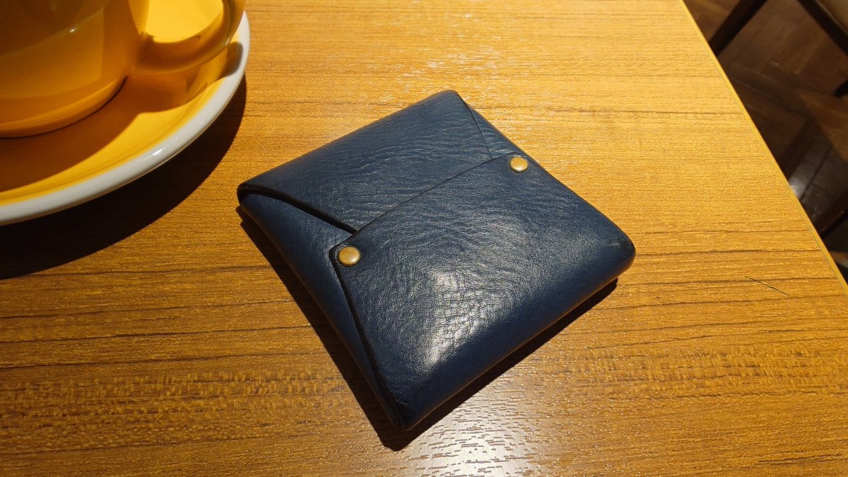 nutstat's tweet photo. 今日のお供は
MiniWallet2.0
代表が最後のリベットの仕様を
間違わなかったらw
僕との出会いはナカッタww
この出会いもまた運命か!
よキ作品との素敵な出会い✨
正しく一期一会❗
#Lacrie
#MiniWallet2.0
#VecchioShoulderBlue
#ナンカ撮りたくなった https://t.co/ycIkziMyih