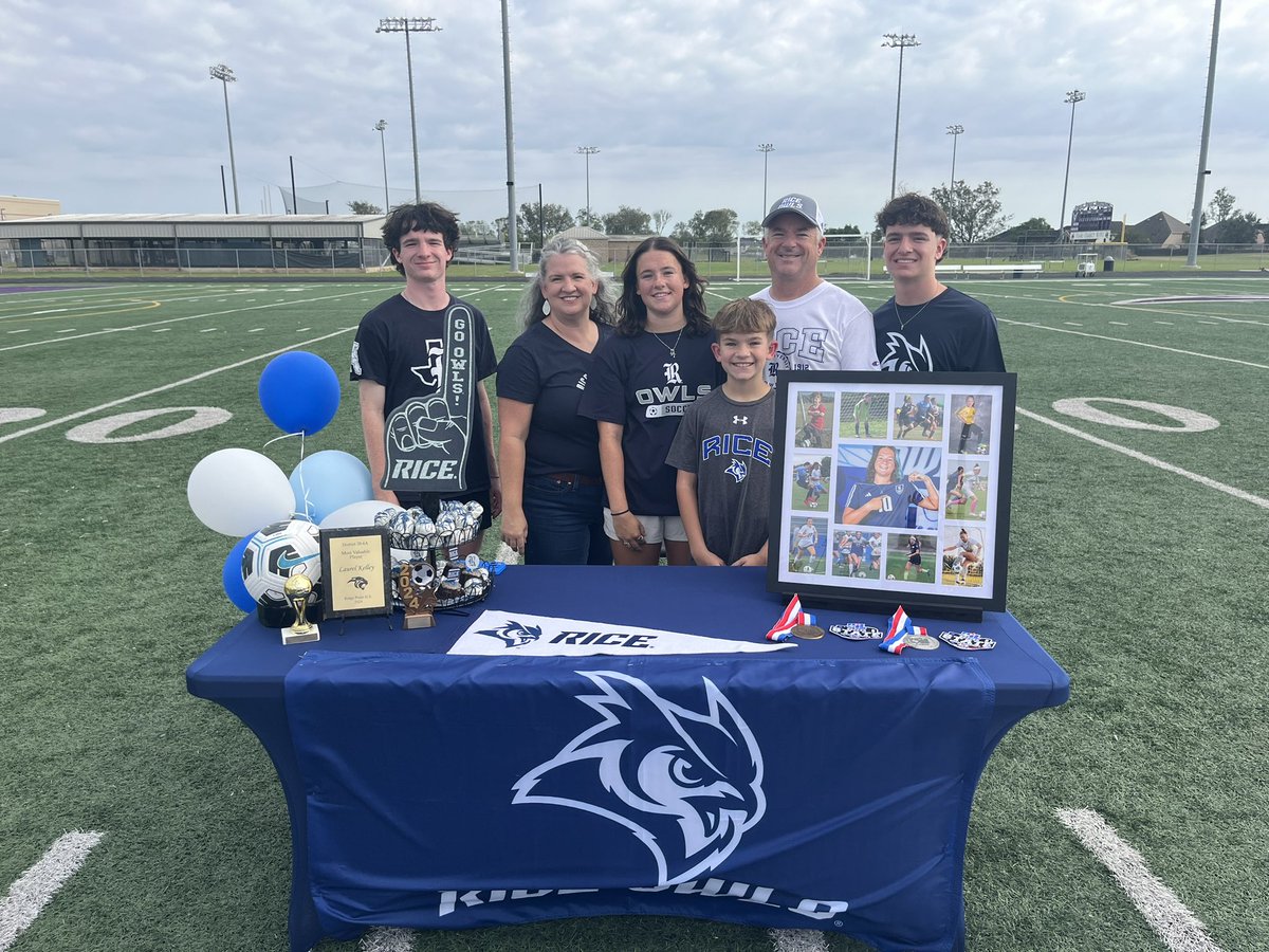 laurelkelley06's tweet photo. officially official🖊️
extremely grateful for all those who have supported me in my journey here! so excited for the next chapter!! #goowls 🦉 https://t.co/BnyTytSO5u