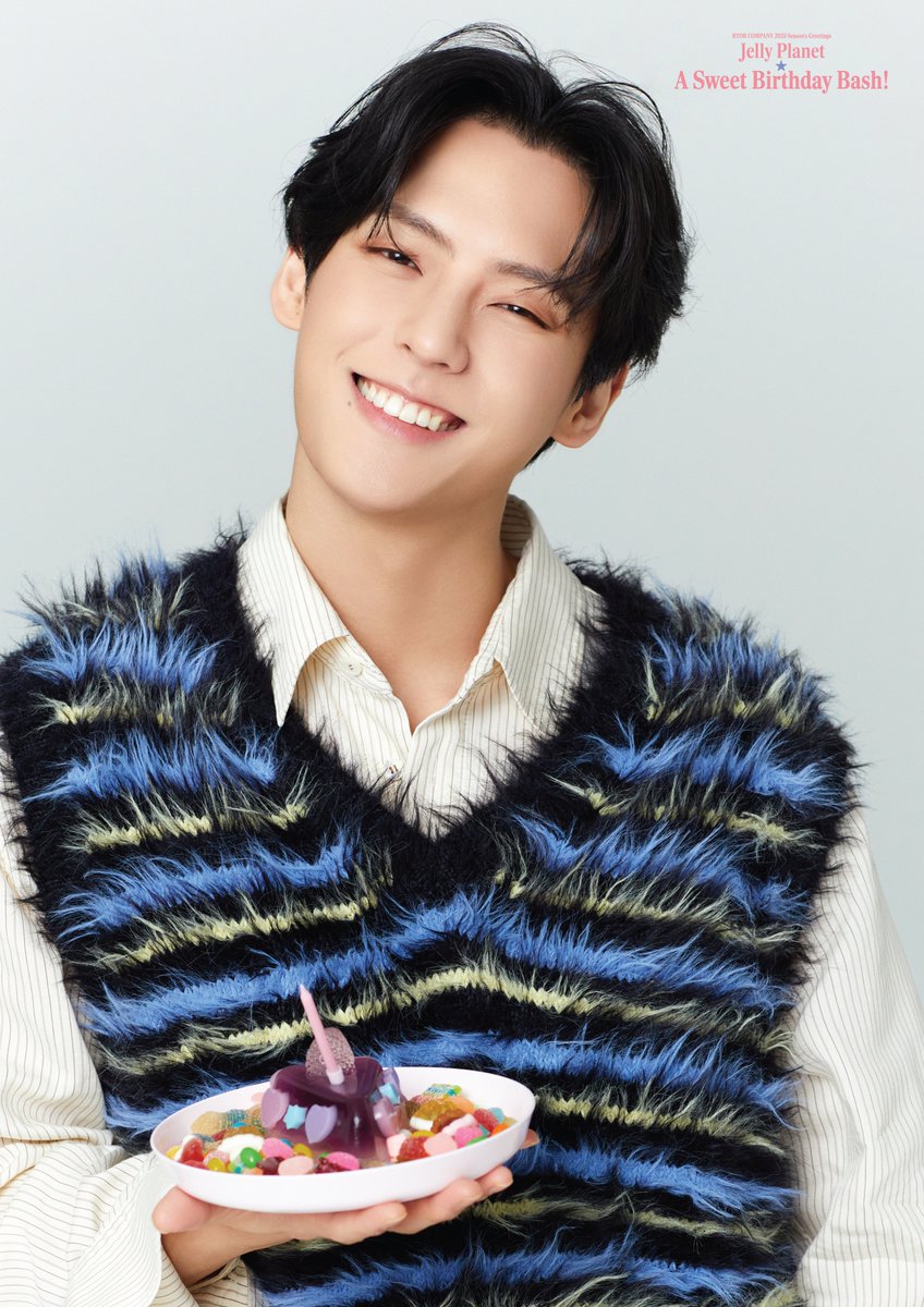 BTOBCOMPANY's tweet photo. [#비투비]

ВТОВ COMPANY 2025 Season's Greetings 
<Jelly Planet: A Sweet Birthday Bash!> Teaser Image 

🍬 PRE-ORDER
2024. 11. 14 3PM (KST)

#BTOB
#이민혁 #LEEMINHYUK
#시즌그리팅 #SeasonsGreetings https://t.co/SpsFrZh19j