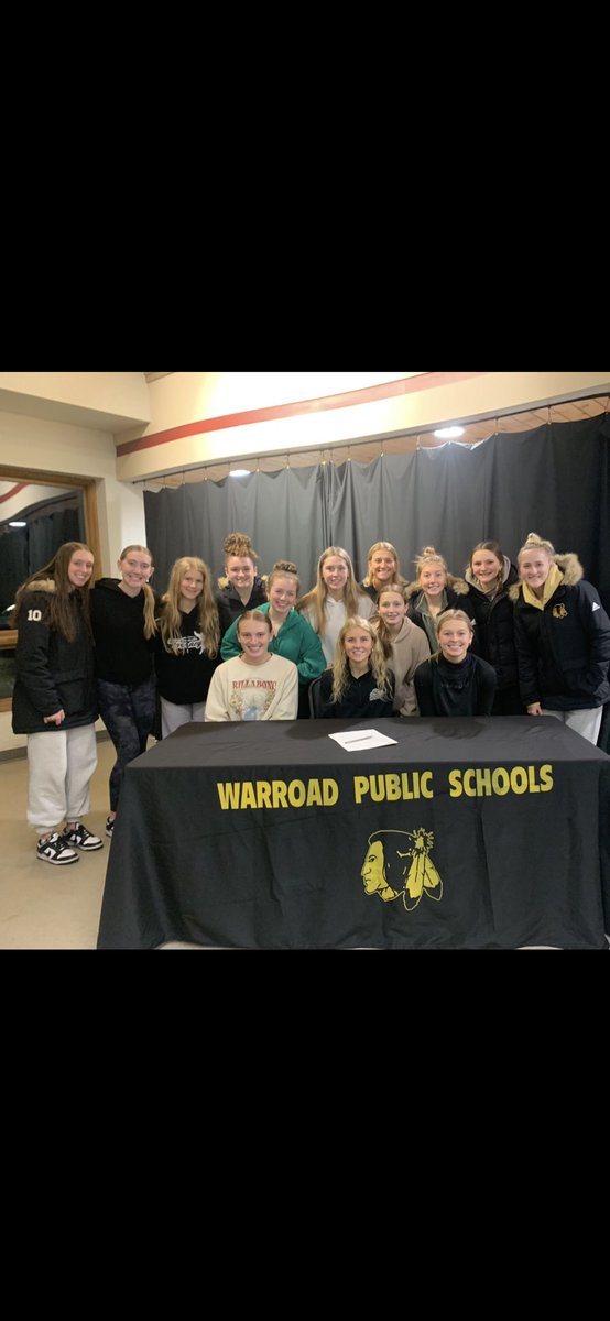 HUGE Congrats to Senior Captain Katy Comstock on making her commitment to play division 1 hockey at Bemidji State official! We are so proud of you and all the hard work you’ve put in! 🖤💛 #Gobeavers