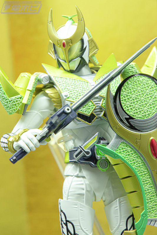 S.H.Figuarts 仮面ライダー斬月 斬月・真 龍玄 鎧武シリーズ S.H.フィギュ