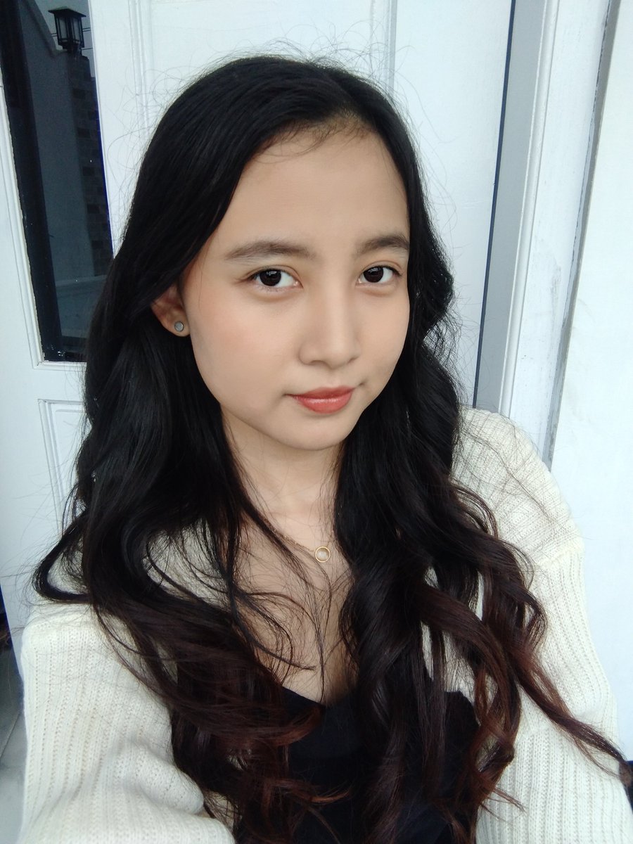sibtbdazzling's tweet photo. nangis ga sih, problem rambut panjang tuh mesti RAMBUT RONTOK BANYAK😭
but who knows abis pake ini rambut rontok udah berkurang banget 😭✌🏻
gak bakal skip pake ini pokoknya
#MellsRoom #RacuninHairCare https://t.co/7z5CIYitRS