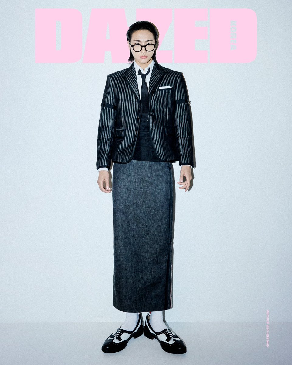 The Cover for 2024 DECEMBER Issue of <DAZED> KOREA

2024년을 이야기할 때 빼놓을 수 없는 그 이름, 에이티즈 성화. 첫 화보를 함께했던 <데이즈드>와 5년 만의 재회는 그들의 여덟 빛깔로 한층 더 짙게 물들었다. 에이티즈가 그려낼 그 새로운 항해의 첫 시작.

#SEONGHWA #성화 #ATEEZ #에이티즈