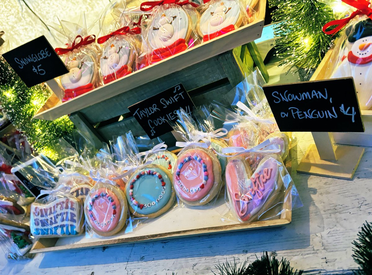 SwiftieBornin60's tweet photo. Busy Swifty Day in Toronto! Starbucks on Front St menu, #MerrySwiftmas from the  #TheDistilleryDistrict, Swiftie cookies from a vendor and even the taxi’s are excited about #TheErasTour @taylorswift13 @taylornation13 https://t.co/JZHBnMUGXD