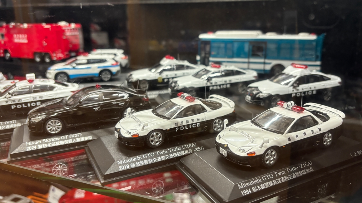 2018 警察本部警備部機動隊大型人員輸送車両 レイズ ヒコセブン いすゞ エルガミオ 2018 警察本部警備部機動隊大型人員輸送車両
