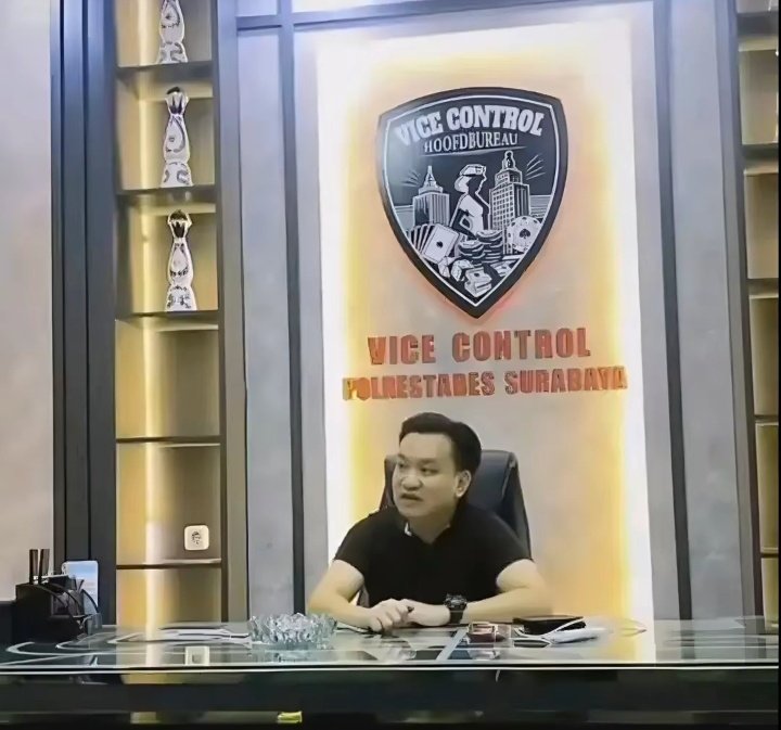 Lex Wu (@lexwu_13) on Twitter photo Bulanan dpt brp <a href="/PolrestabesSby/">Humas Polrestabes Surabaya</a> untuk uang operasional
<a href="/prabowo/">Prabowo Subianto</a> tolong anggaran Polri jgn tiap tahun naek! Tp tiap tahun anggota polri makin lucu
<a href="/ListyoSigitP/">Listyo Sigit Prabowo</a> ikan busuk dari kepala, itu slogan supaya aman waktu rame 303 kaisar sambo? Bulanan dpt brp <a href="/PolrestabesSby/">Humas Polrestabes Surabaya</a> untuk uang operasional
<a href="/prabowo/">Prabowo Subianto</a> tolong anggaran Polri jgn tiap tahun naek! Tp tiap tahun anggota polri makin lucu
<a href="/ListyoSigitP/">Listyo Sigit Prabowo</a> ikan busuk dari kepala, itu slogan supaya aman waktu rame 303 kaisar sambo?