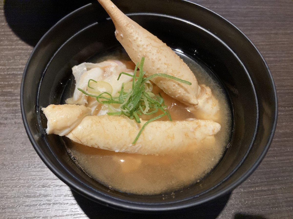 daichu333's tweet photo. 京都旅行、最高でした😀

夜のビッフェは、カニ食べ放題で大好きなカニを2時間食べまくり❤️

朝のビッフェは、自分で作れる海鮮丼とカニの味噌汁でお腹パンパンに😂

今月の残りも仕事頑張れるぞー✌️ https://t.co/DWn3w6CVih