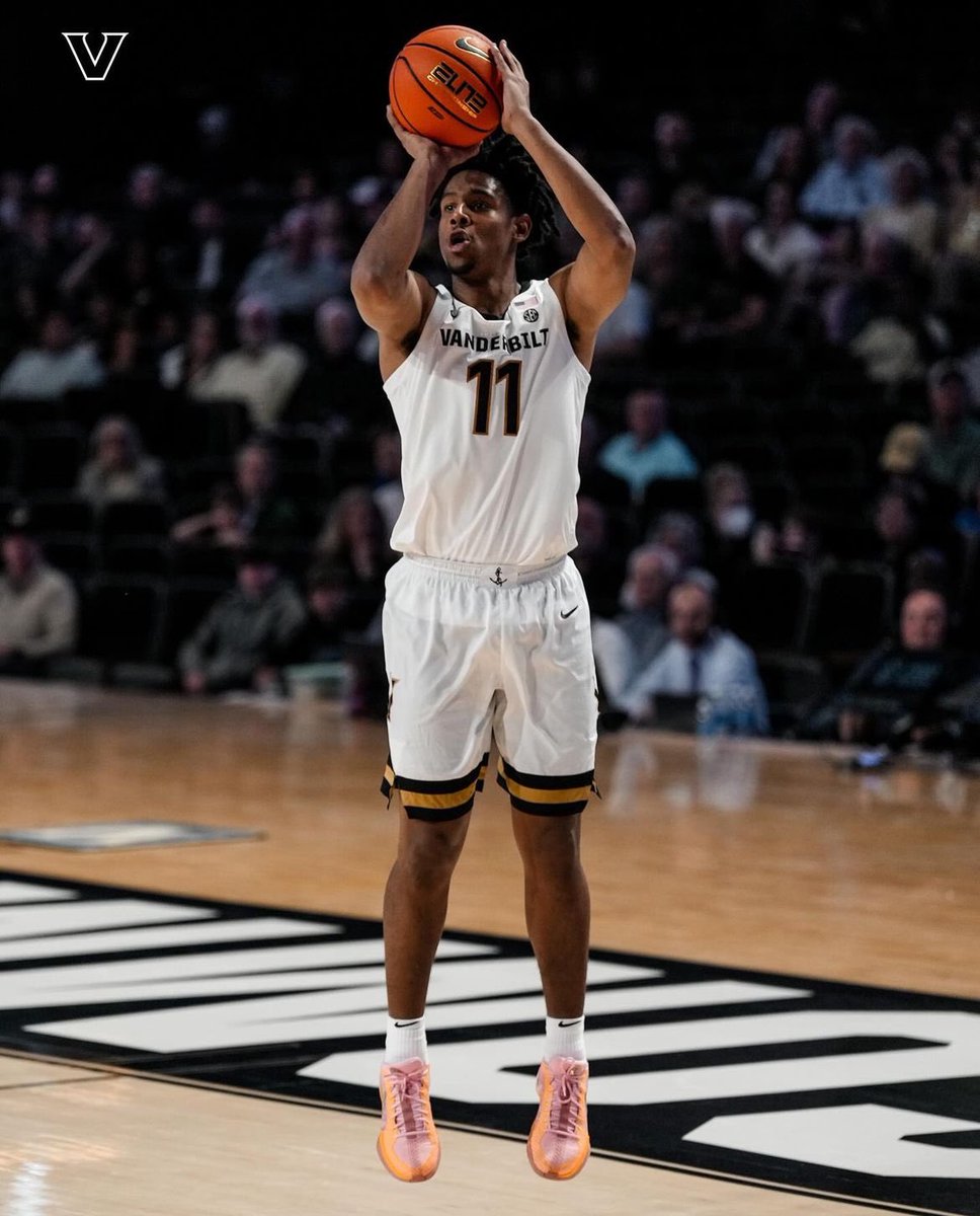 brodysheetzESPN's tweet image. #Vanderbilt G AJ Hoggard tonight against Cal:

23 Points
9-15 FG
4-5 3PT
11 AST
ZERO Turnovers

Hoggard, now averaging 25 PPG in just two games, leads the #Commodores to a 3-0 start🔥Did Michigan State fumble the bag?

#ncaabasketball #SEC @VandyMBB