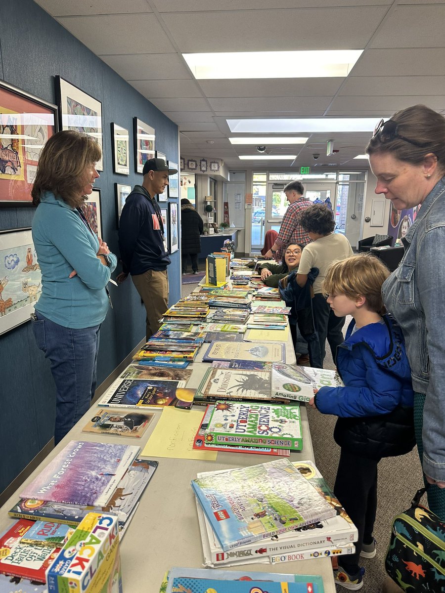 Math Meltdown + Book Swap = epic fun! Burlington sts showed off their math skills by teaching their families fun games, &amp; everyone left w/ ‘new’ books &amp; materials to keep the fact practice &amp; reading going at home! #stvrainstorm <a href="/SvvsdSchuh/">Kristopher Schuh</a> <a href="/SVVSDsupt/">Jackie Kapushion, Ed.D.</a> @SVVSDdeputy