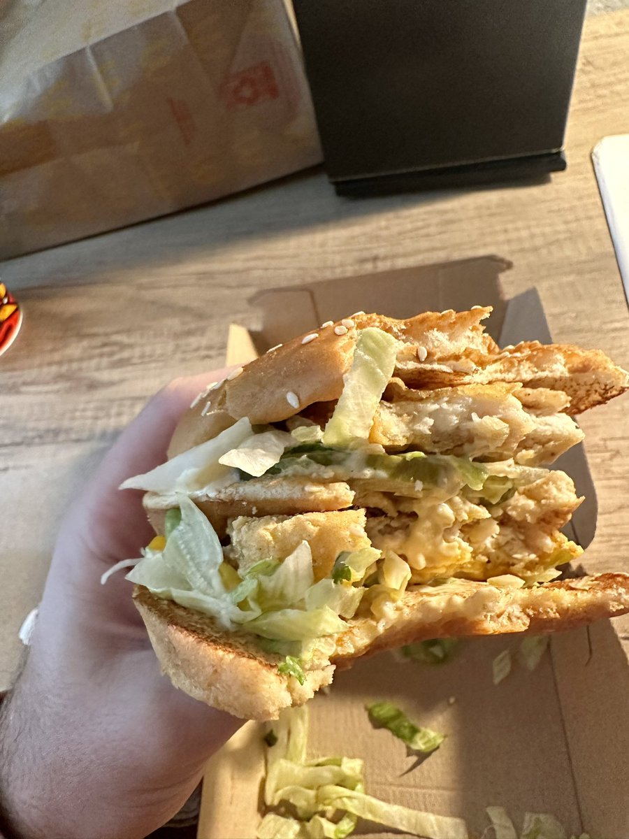 Simvil Cardlain tweet media