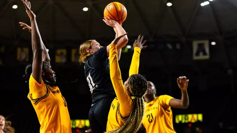 MissouriStBears's tweet photo. Lady Bears Fend Off Shockers Late in 82-77 Win https://t.co/RxSUxg4Xgm https://t.co/PdTxfuiBIM