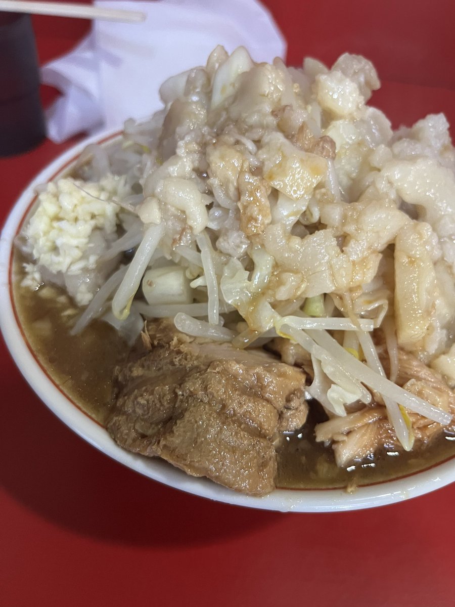 kojimbo1's tweet photo. 神豚を引き当てました

昼営業は店主不在も、スープの濃度絶妙

ヤワメ
ニンニク少な目
他マシ

豚が、豚が、豚がぁー

美味すぎる

とろっとろのほろほろ

#ラーメン二郎
#札幌店

来月は、二郎遠征 https://t.co/6CPVuwlLRT