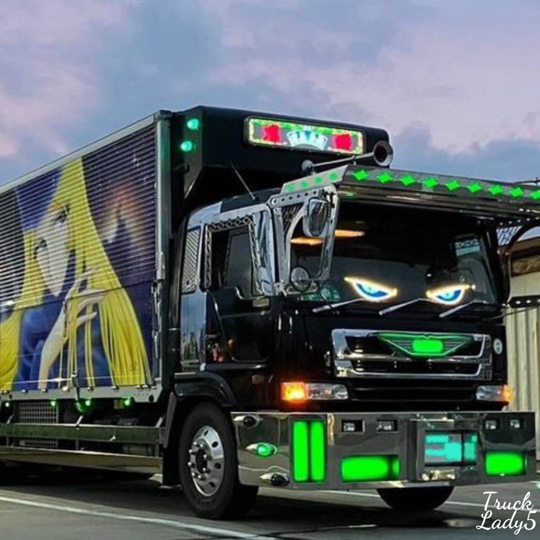 Lady5_'s tweet photo. 今日も輝くTruck Ladyをご紹介！

🙋‍♀️みっちゃん
🚚トラック運転手

◈ MESSAGE↓↓
https://t.co/7yQgb9s0P0
___ 𝓣𝓇𝓊𝒸𝓀 𝓛𝒶𝒹𝓎 Ƽ __  
 #トラック運転手 #10トンダンプ運転手 #トラック運転手女子 #トラガール #lady5 #レディーゴー #女性運転手 https://t.co/MUeZ1bRi0t