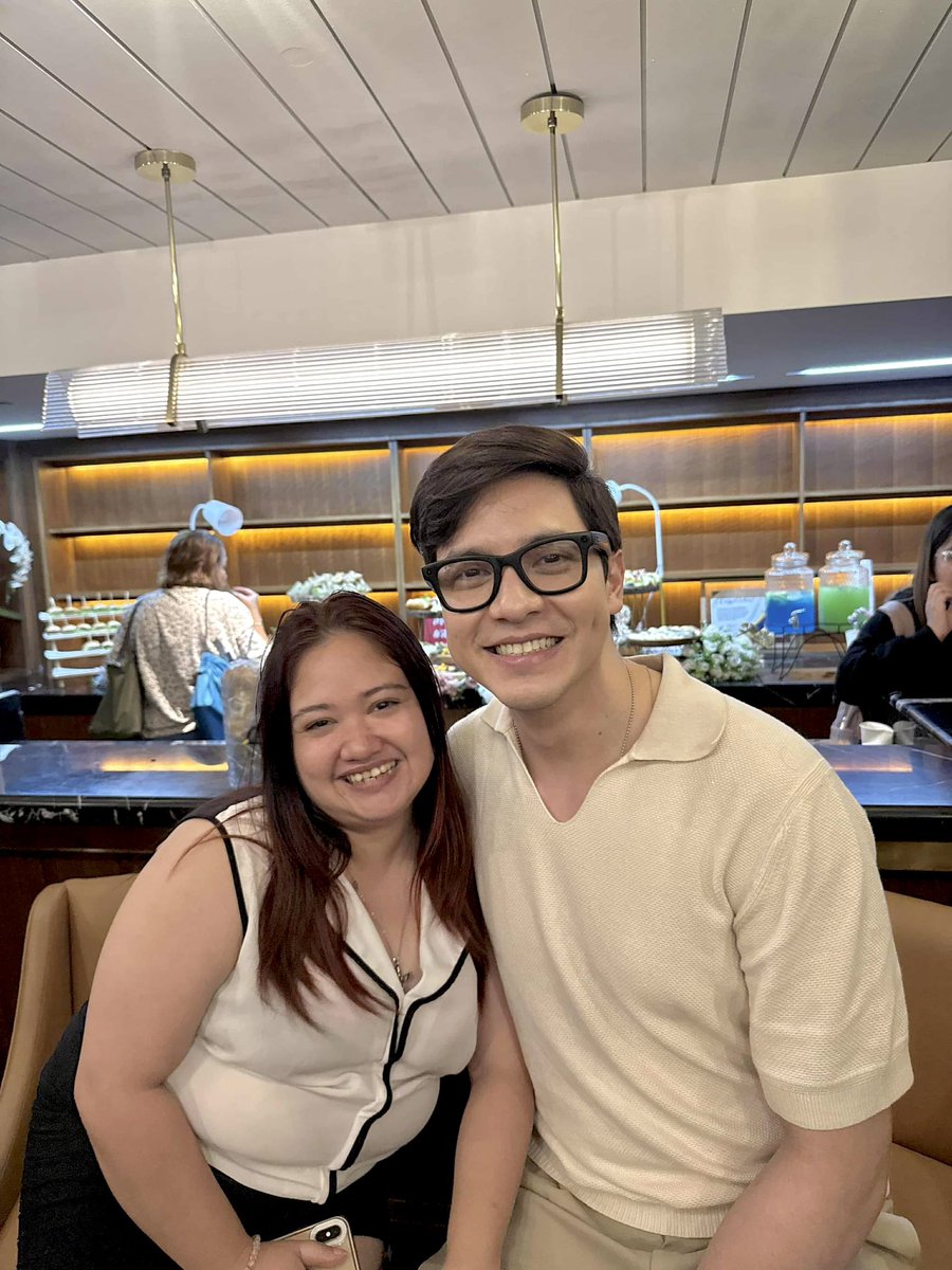 Mia23_dl's tweet photo. 85M first day gross! Congrats @aldenrichards02 @bernardokath and to the whole HLA Team! Dasurv nyo lahat ng love and success for this movie!

Fight, fight, fight na sa mga di pa nakapanood. Dasurv mapanuod ng madaming beses!💙💙💙
#AldenRichards 
#ALDENatics 
#HelloLoveAgain https://t.co/tATzOLHxz6