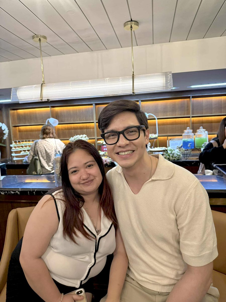 Mia23_dl's tweet photo. 85M first day gross! Congrats @aldenrichards02 @bernardokath and to the whole HLA Team! Dasurv nyo lahat ng love and success for this movie!

Fight, fight, fight na sa mga di pa nakapanood. Dasurv mapanuod ng madaming beses!💙💙💙
#AldenRichards 
#ALDENatics 
#HelloLoveAgain https://t.co/tATzOLHxz6